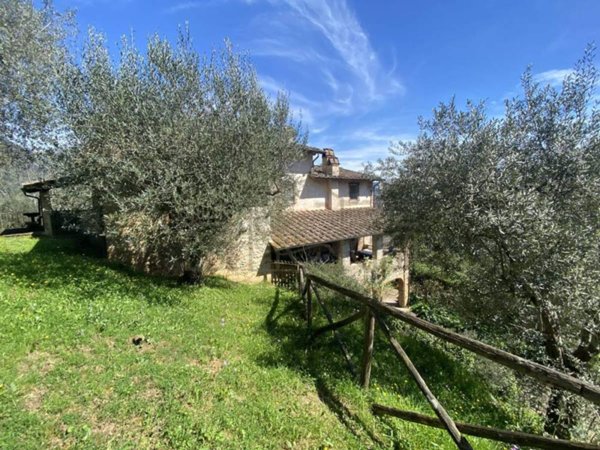 casa indipendente in vendita a Camaiore