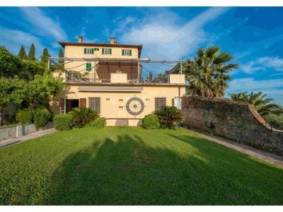 villa in vendita a Camaiore