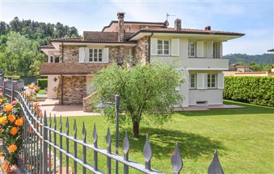 casa indipendente in vendita a Camaiore