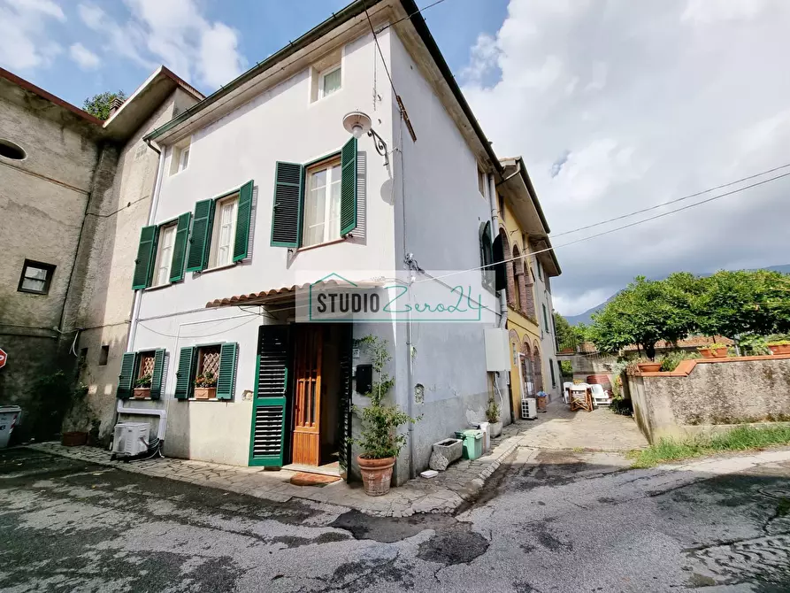 casa indipendente in vendita a Camaiore