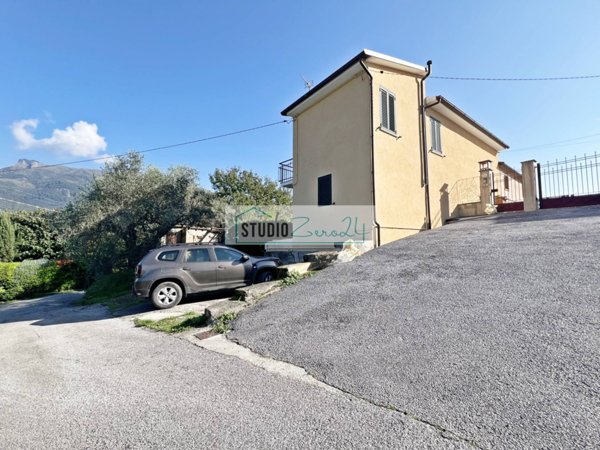 casa semindipendente in vendita a Camaiore in zona Pontemazzori