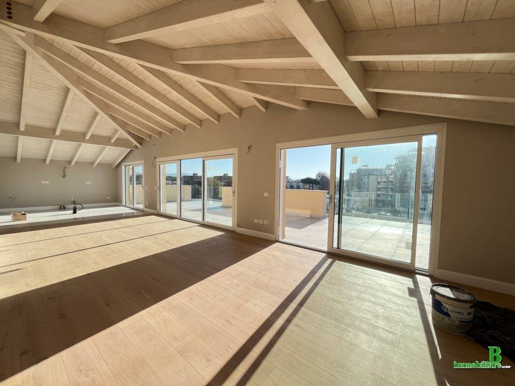 appartamento in vendita a Camaiore in zona Lido di Camaiore