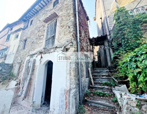 casa indipendente in vendita a Camaiore in zona Casoli