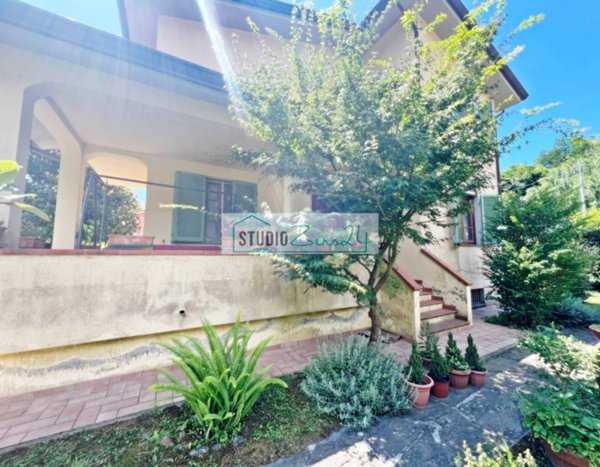 casa indipendente in vendita a Camaiore