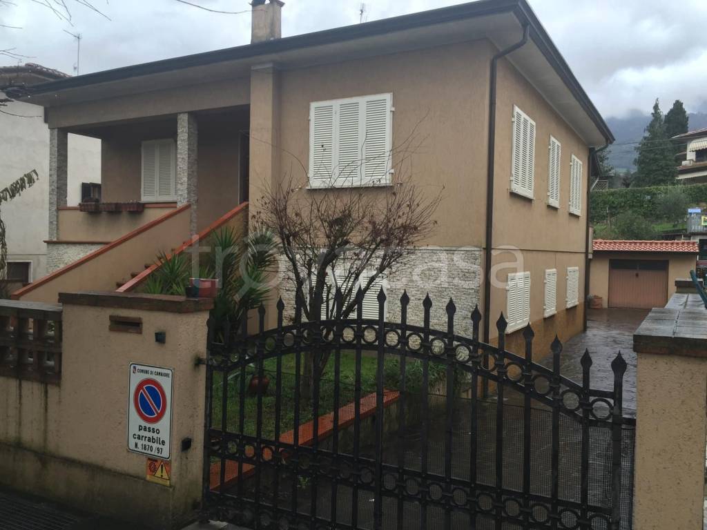 casa indipendente in vendita a Camaiore in zona Lido di Camaiore