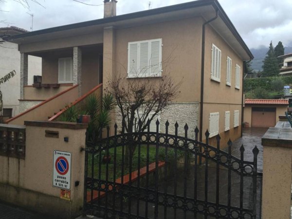 casa indipendente in vendita a Camaiore
