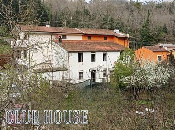casa indipendente in vendita a Camaiore