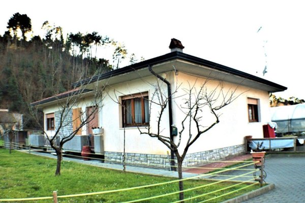casa indipendente in vendita a Camaiore