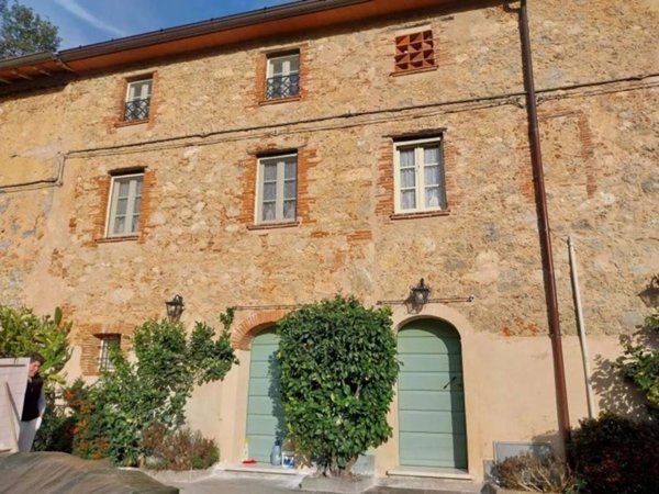 casa indipendente in vendita a Camaiore in zona Montebello