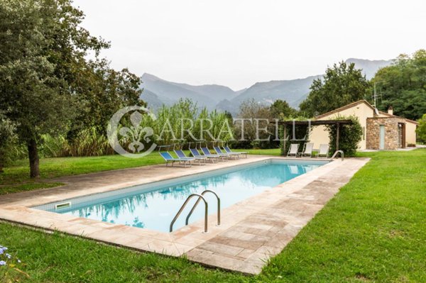 casa indipendente in vendita a Camaiore
