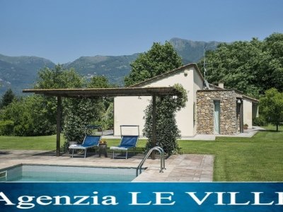 casa indipendente in vendita a Camaiore in zona Lido di Camaiore