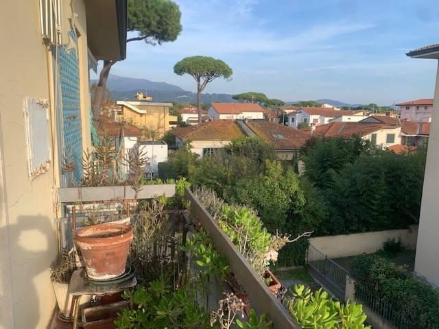 appartamento in vendita a Camaiore in zona Lido di Camaiore