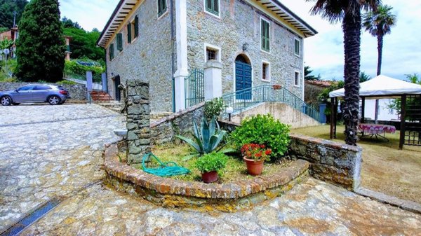 terreno edificabile in vendita a Camaiore in zona Gombitelli