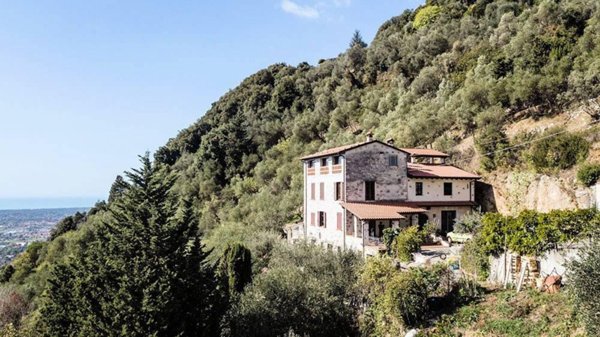casa indipendente in vendita a Camaiore in zona Lido di Camaiore