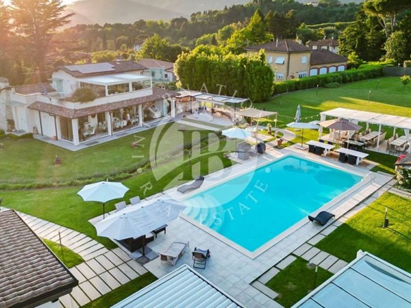 casa indipendente in vendita a Camaiore