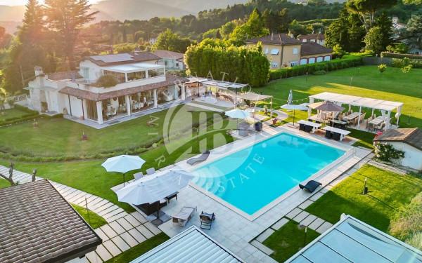 casa indipendente in vendita a Camaiore