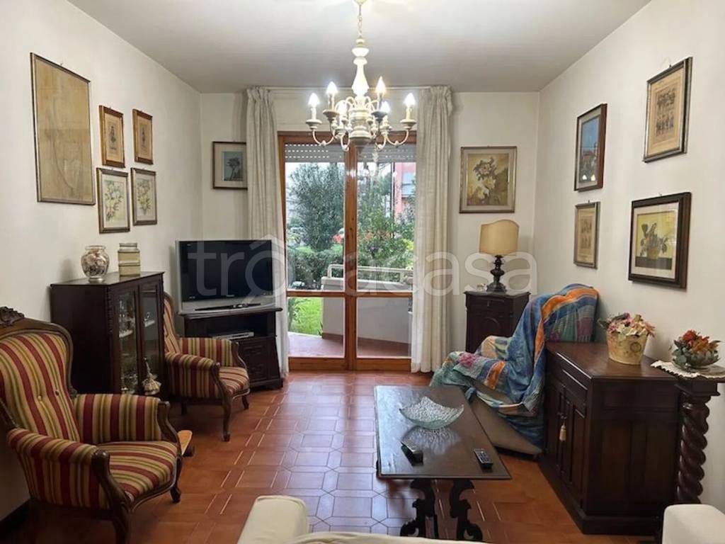 appartamento in vendita a Camaiore in zona Lido di Camaiore