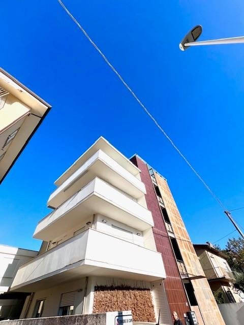 appartamento in vendita a Camaiore in zona Lido di Camaiore