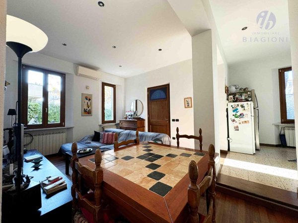casa indipendente in vendita a Camaiore in zona Lido di Camaiore