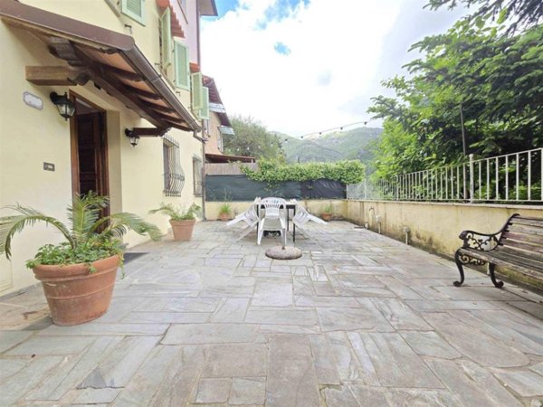 casa indipendente in vendita a Camaiore