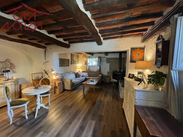 casa indipendente in vendita a Camaiore in zona Orbicciano