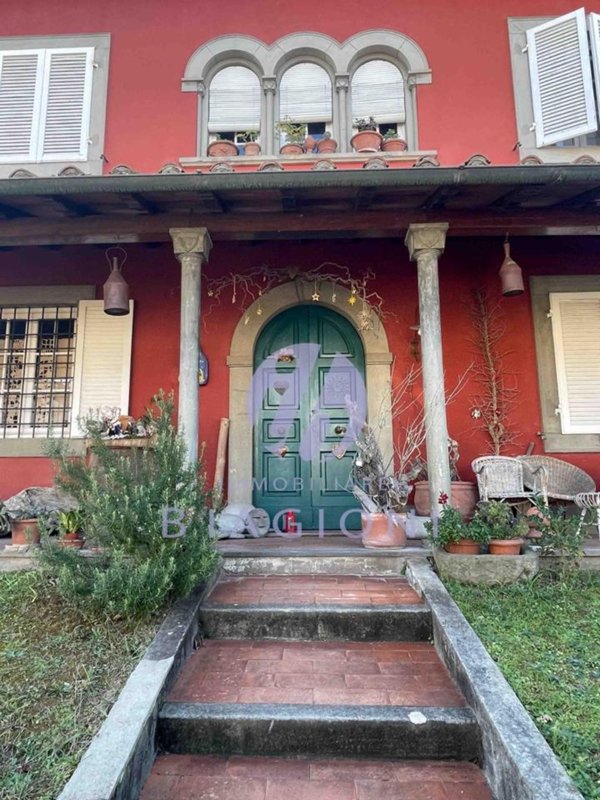 casa indipendente in vendita a Camaiore in zona Lido di Camaiore