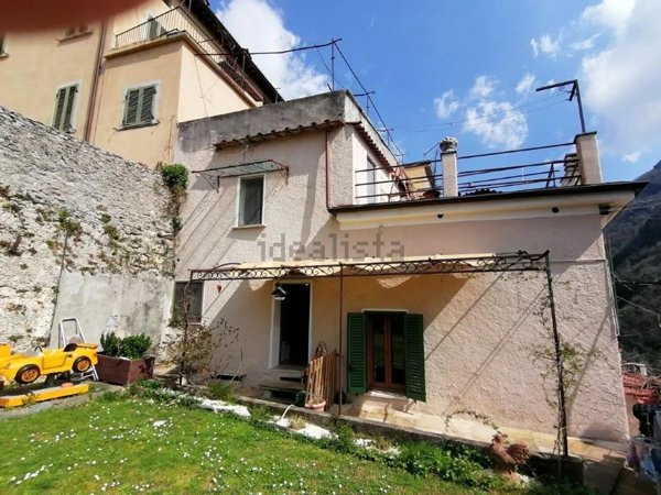 casa indipendente in vendita a Camaiore in zona Casoli