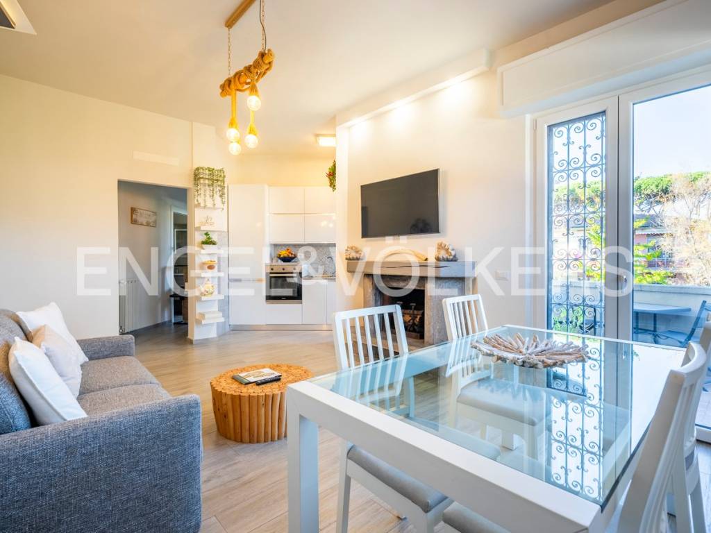 appartamento in vendita a Camaiore in zona Lido di Camaiore