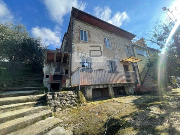 casa indipendente in vendita a Camaiore in zona Lido di Camaiore