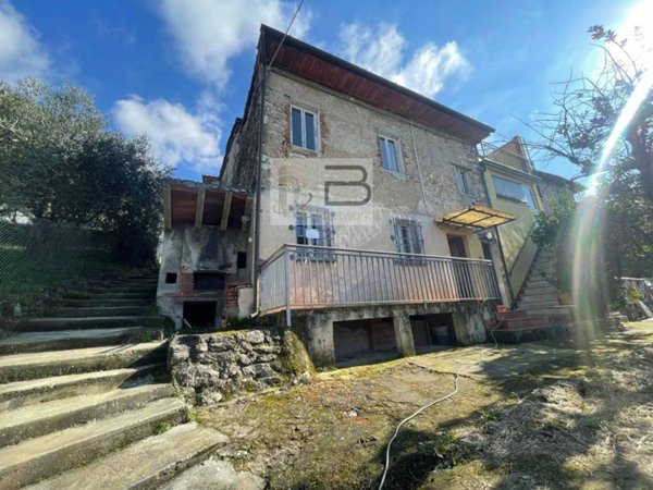 casa indipendente in vendita a Camaiore in zona Lido di Camaiore