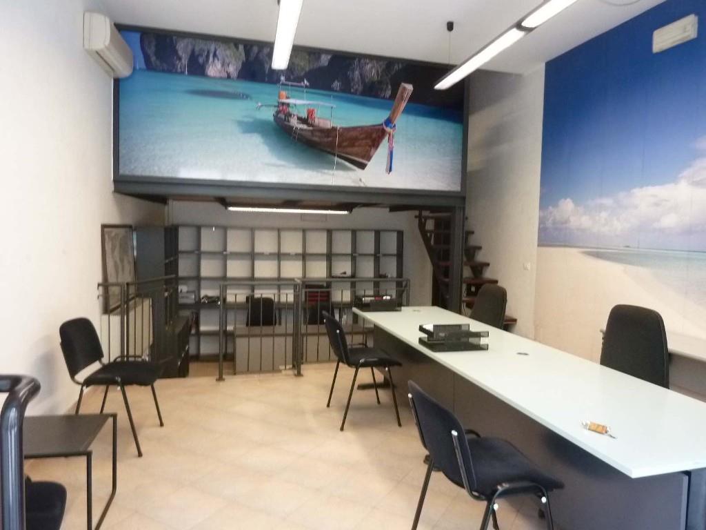 negozio in vendita a Camaiore
