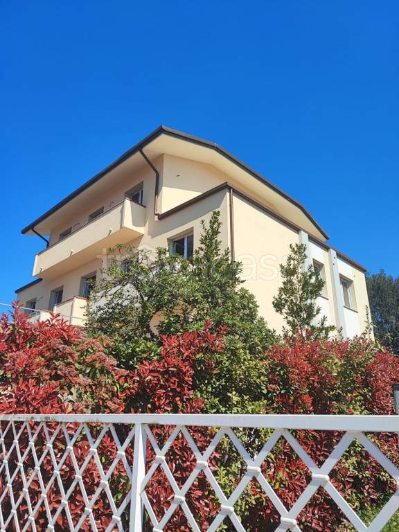 appartamento in vendita a Camaiore in zona Lido di Camaiore
