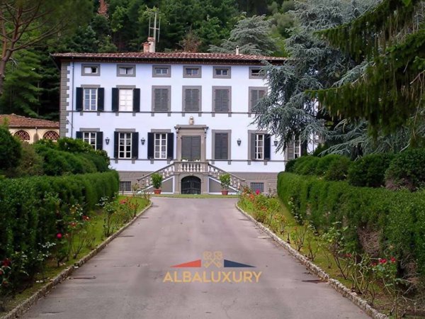 villa in vendita a Camaiore in zona Secco