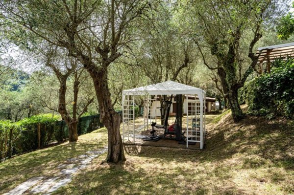 casa indipendente in vendita a Camaiore