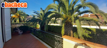 casa indipendente in vendita a Camaiore in zona Lido di Camaiore