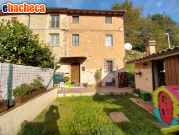 casa indipendente in vendita a Camaiore