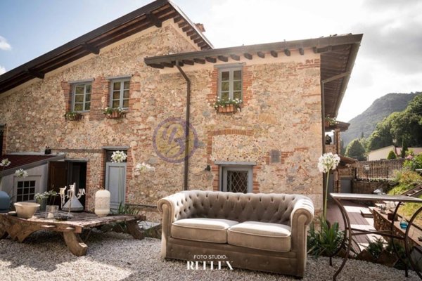 casa indipendente in vendita a Camaiore