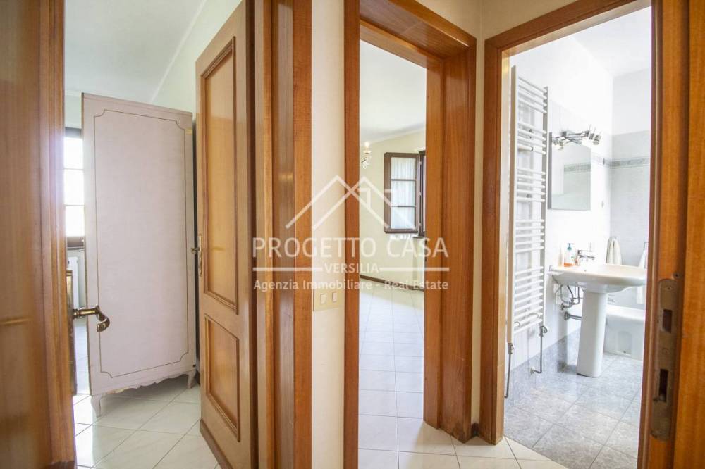 appartamento in vendita a Camaiore in zona Lido di Camaiore