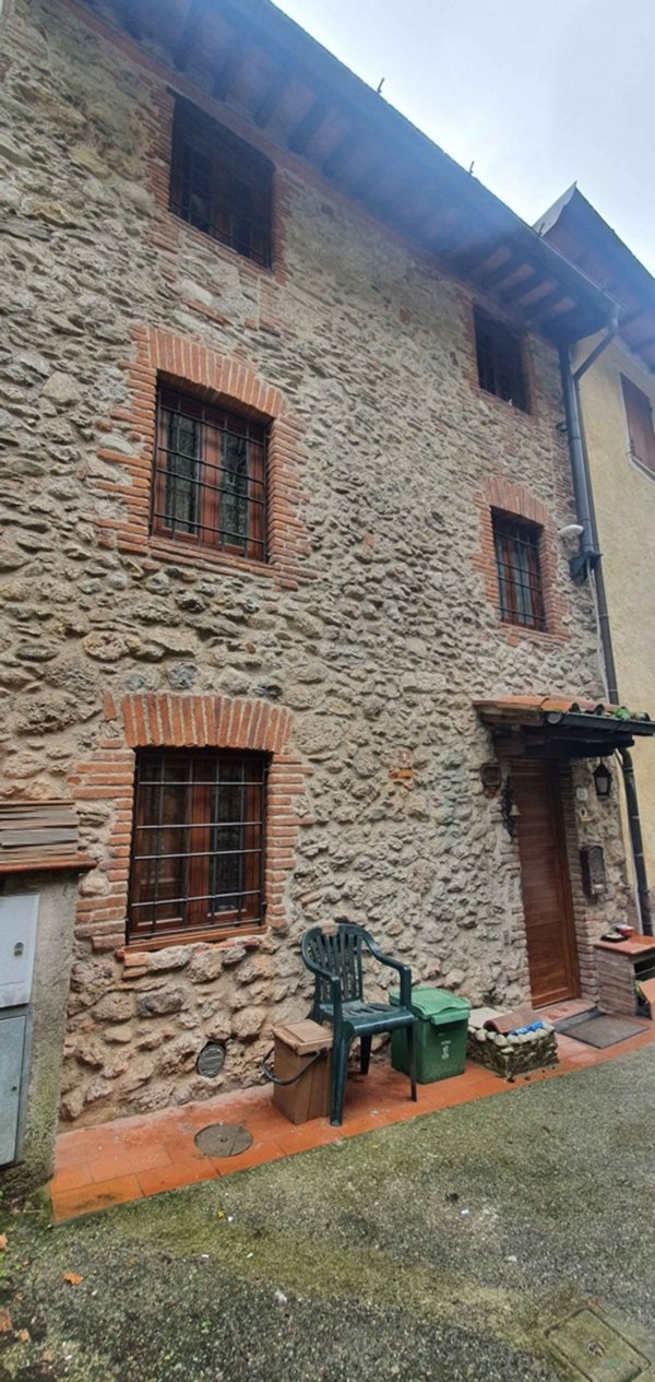 casa indipendente in vendita a Camaiore