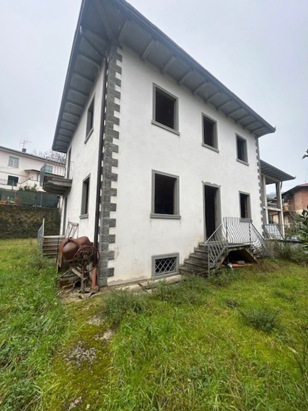 casa indipendente in vendita a Camaiore in zona Marignana
