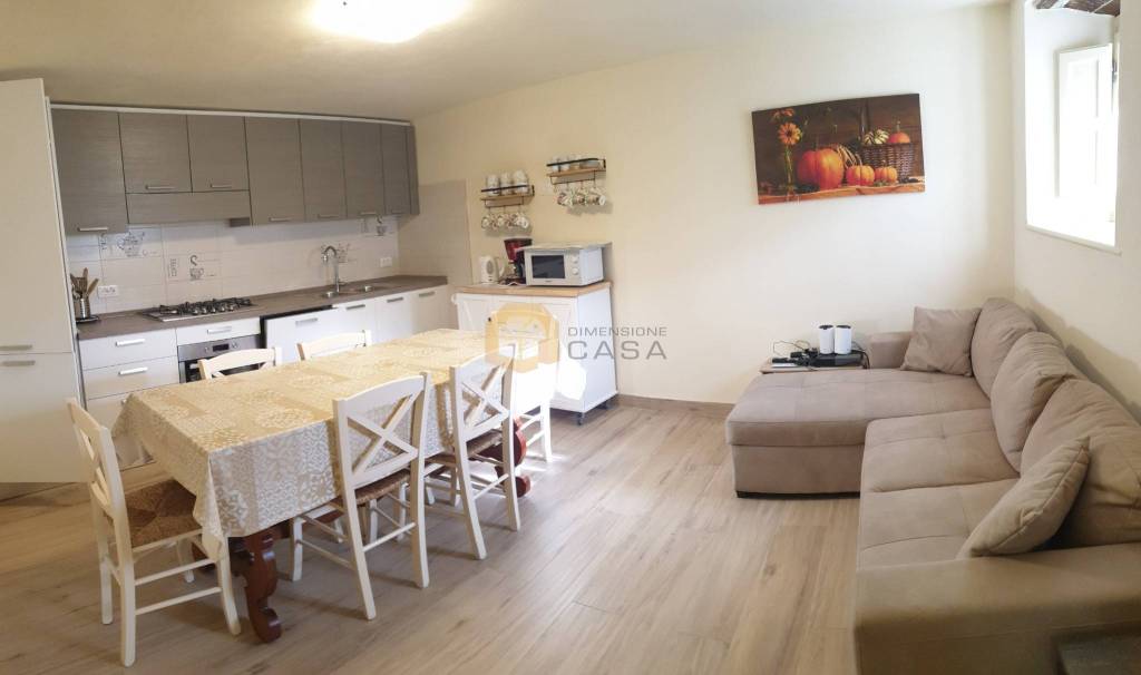 casa indipendente in vendita a Camaiore in zona Montebello