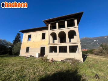 casa indipendente in vendita a Camaiore