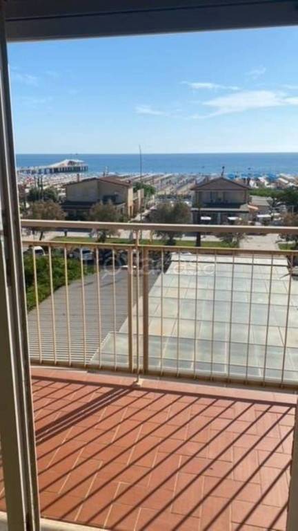 appartamento in vendita a Camaiore in zona Lido di Camaiore