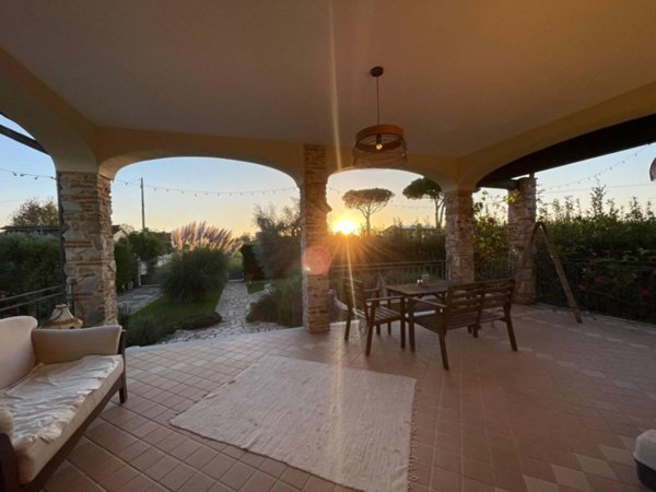 casa indipendente in vendita a Camaiore in zona Lido di Camaiore