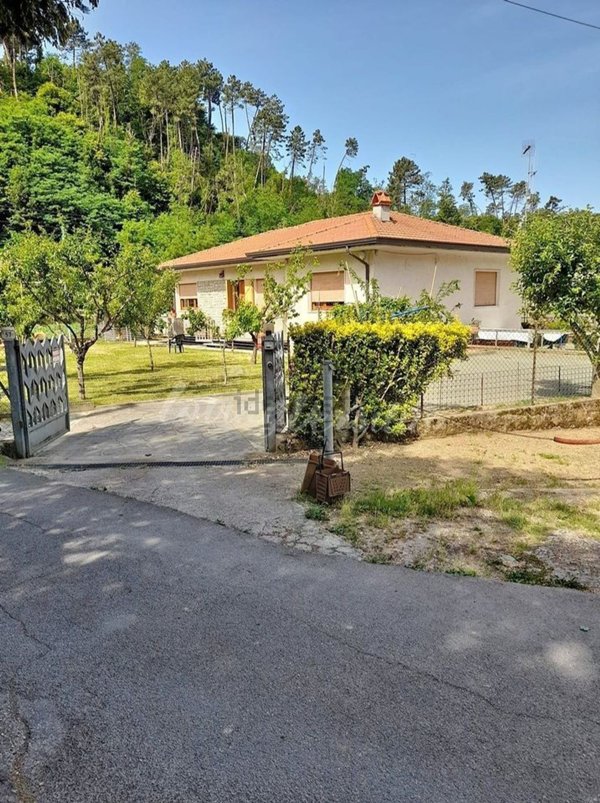 casa indipendente in vendita a Camaiore