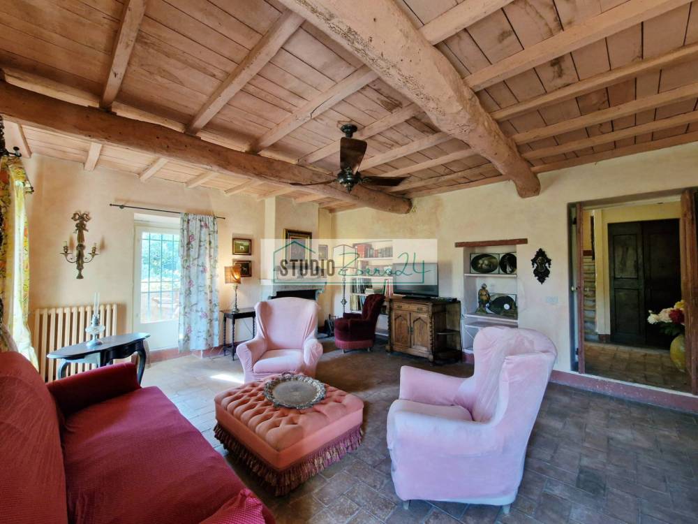 casa indipendente in vendita a Camaiore in zona Montebello