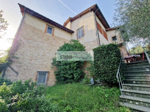 casa indipendente in vendita a Camaiore in zona Montebello