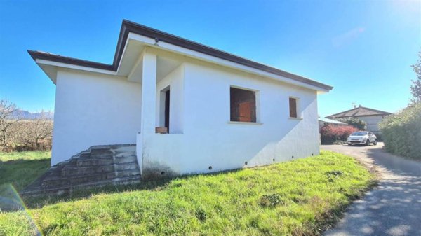casa indipendente in vendita a Camaiore in zona Lido di Camaiore