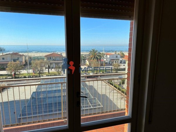 appartamento in vendita a Camaiore in zona Lido di Camaiore