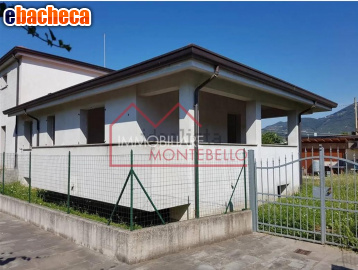 casa indipendente in vendita a Camaiore
